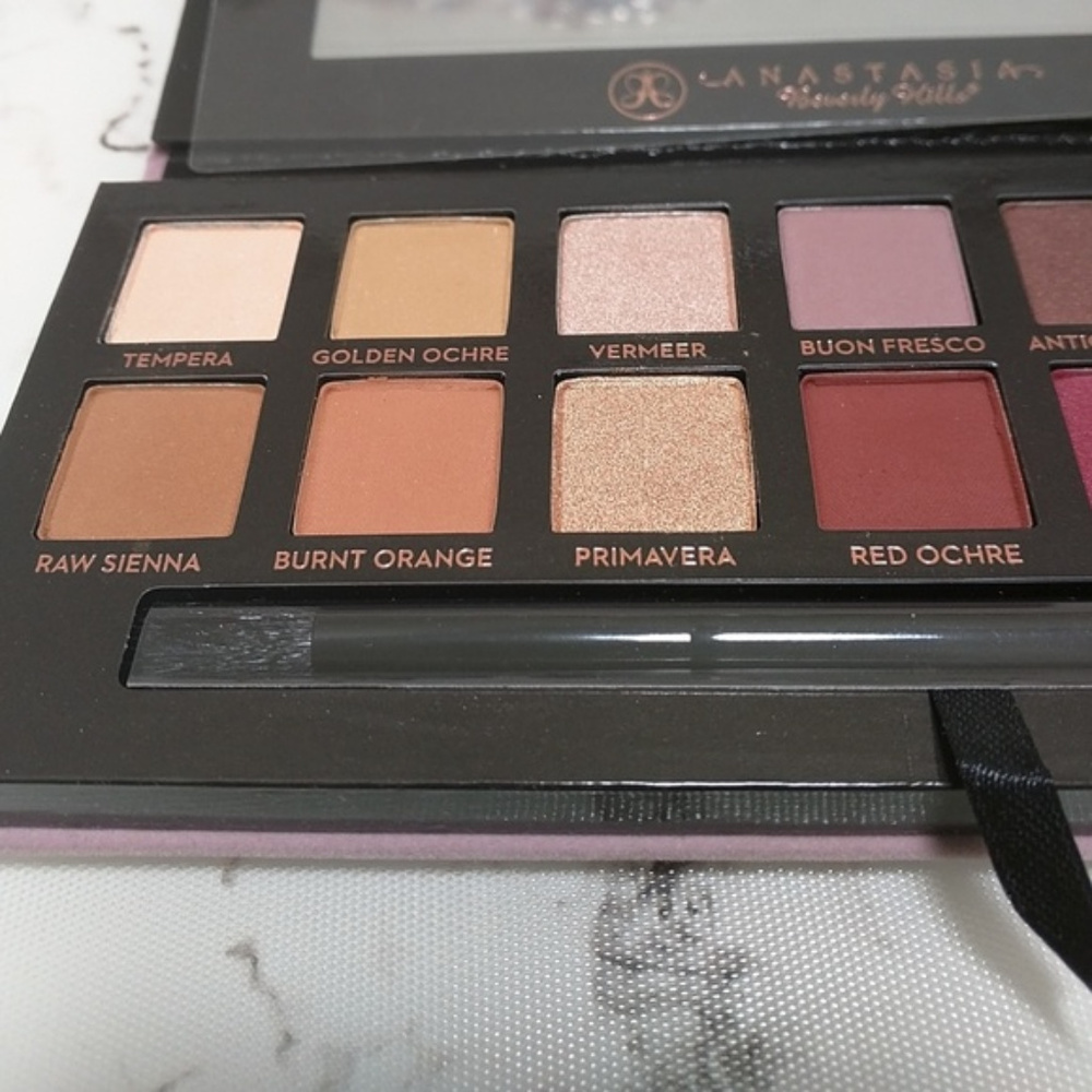 Anastasia Beverly Hill Modern Renaissance Palette - Picture 2 of 5